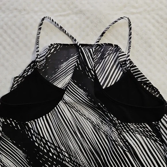 Black and White Striped Tank Top - Picture 4 of 6